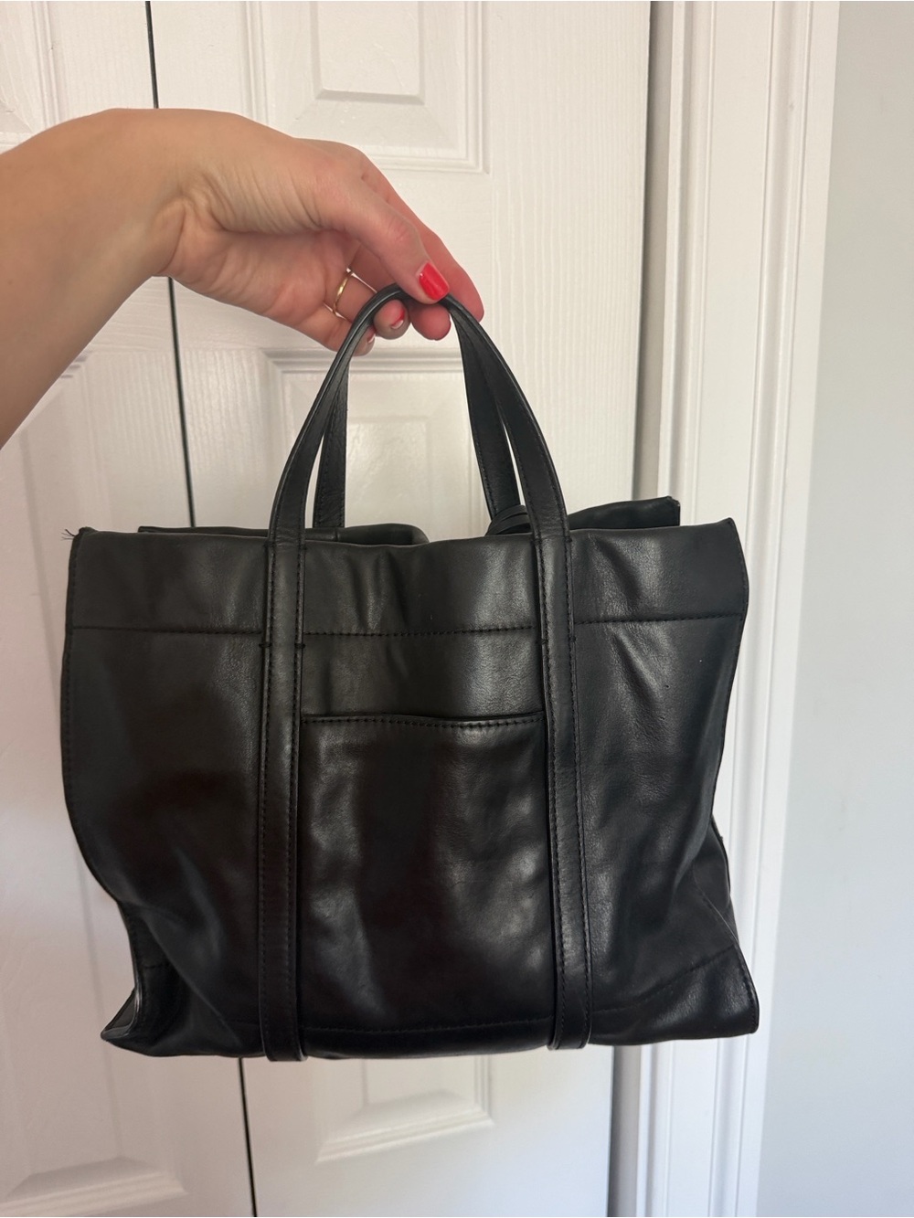 Black Leather Tote Bag with Key Charm - Picture 2 of 2